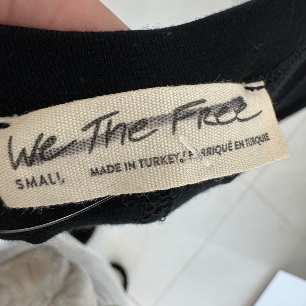 NWOT - WE THE FREE / Black V-Neck Long Sleeve Top - Picture 5 of 6